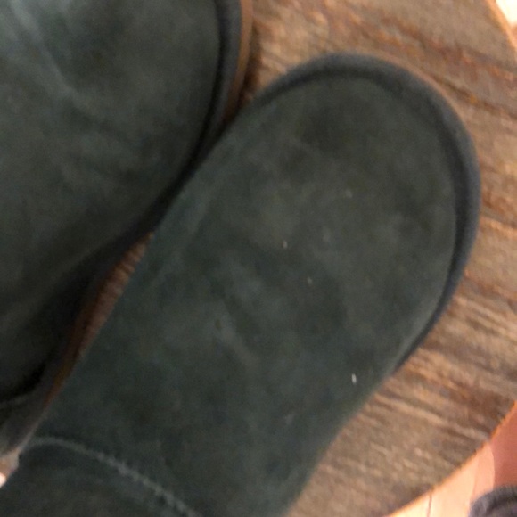 Uggs - Picture 4 of 6